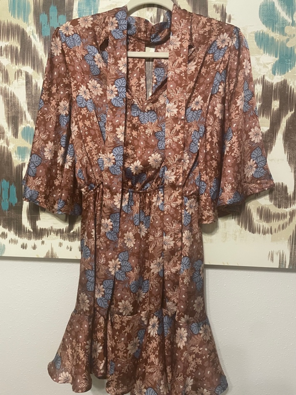 NWT- Vici Satin Foster Keyhole with light blue, navy, cream, rust florals. - Picture 2 of 7